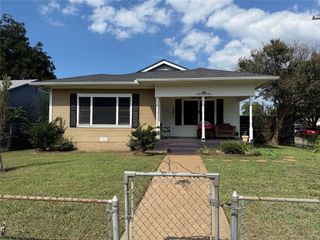 801 W Walker Street, Denison, TX 75020