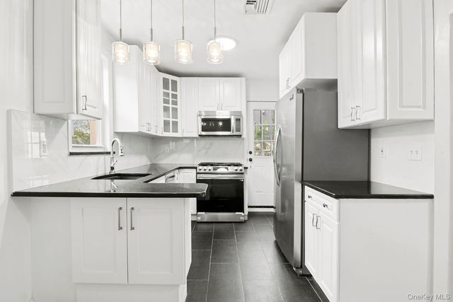 7809 77th Avenue 2, Glendale, NY 11385