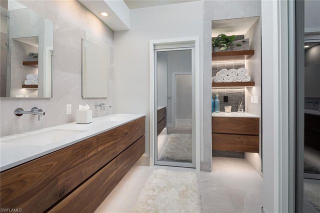 1070 5th ST S 4, Naples, FL 34102