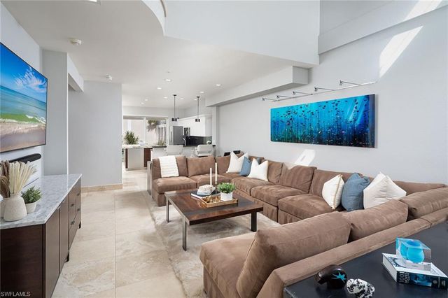 1070 5th ST S 4, Naples, FL 34102