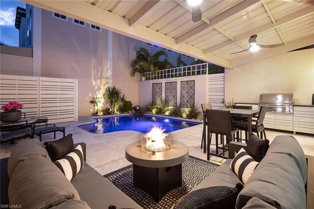 1070 5th ST S 4, Naples, FL 34102