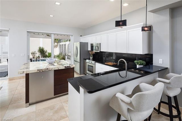 1070 5th ST S 4, Naples, FL 34102