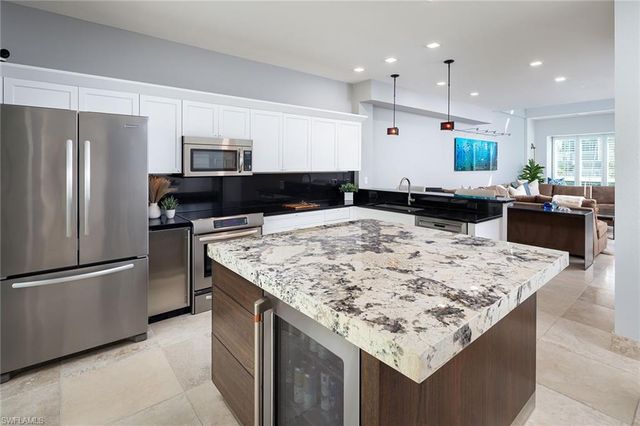 1070 5th ST S 4, Naples, FL 34102