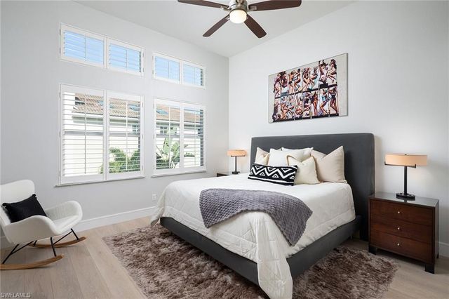 1070 5th ST S 4, Naples, FL 34102