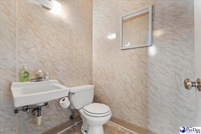 706 Poor Farm Rd, Effingham, SC 29541