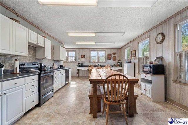 706 Poor Farm Rd, Effingham, SC 29541