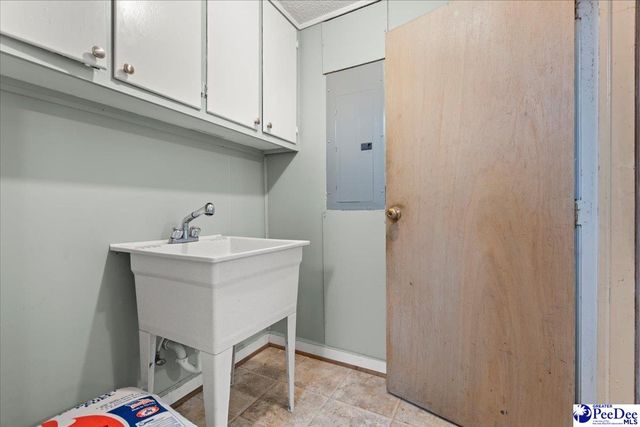 706 Poor Farm Rd, Effingham, SC 29541