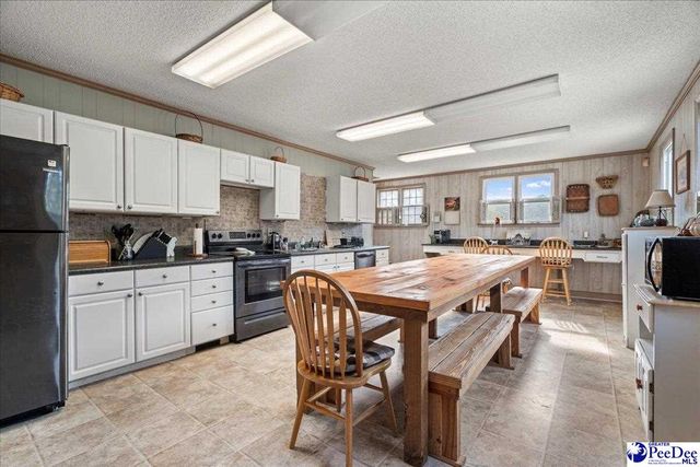 706 Poor Farm Rd, Effingham, SC 29541