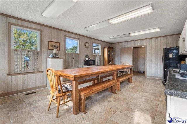 706 Poor Farm Rd, Effingham, SC 29541