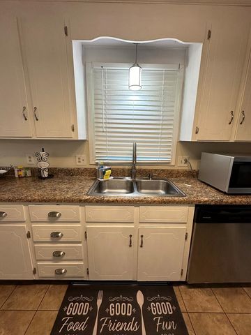 1104 Appian Way, Dothan, AL 36303