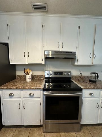 1104 Appian Way, Dothan, AL 36303