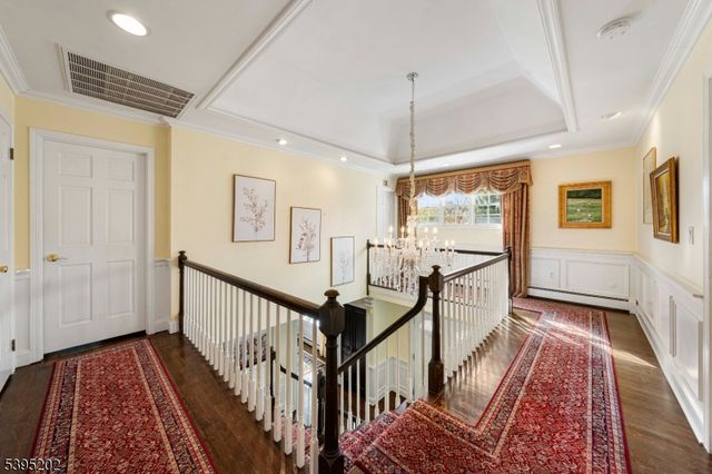 2 Unami Ln, Scotch Plains Twp., NJ 07076