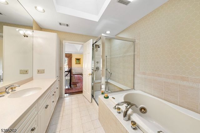 2 Unami Ln, Scotch Plains Twp., NJ 07076