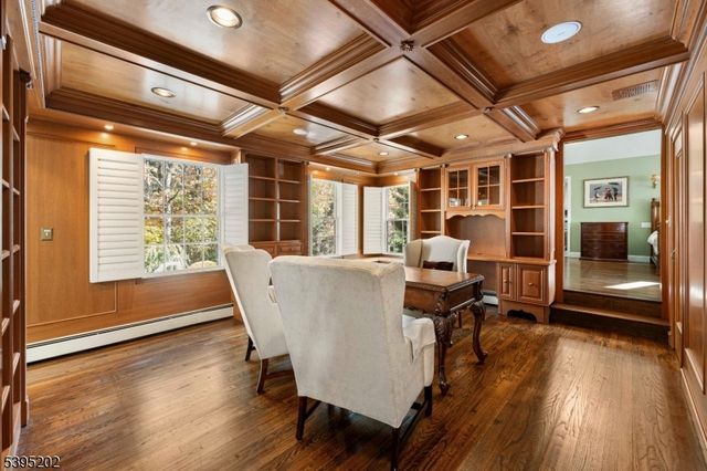 2 Unami Ln, Scotch Plains Twp., NJ 07076