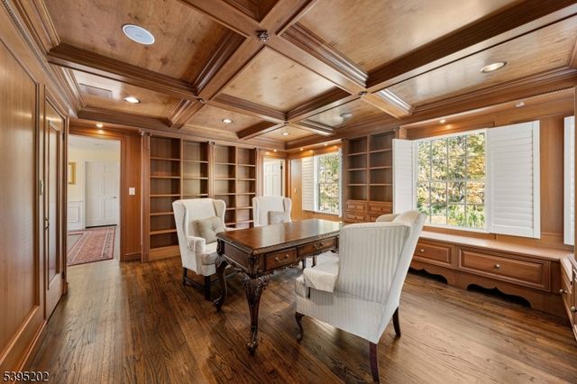 2 Unami Ln, Scotch Plains Twp., NJ 07076