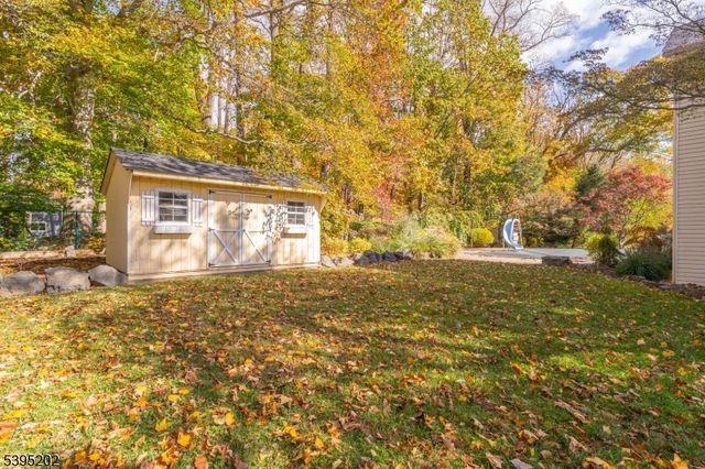 2 Unami Ln, Scotch Plains Twp., NJ 07076