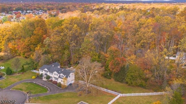 2 Unami Ln, Scotch Plains Twp., NJ 07076