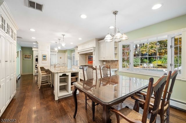 2 Unami Ln, Scotch Plains Twp., NJ 07076