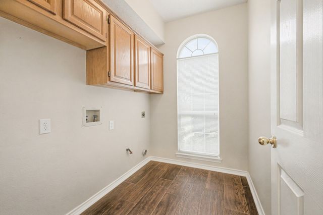 1323 Edgewood Court, Carrollton, TX 75007