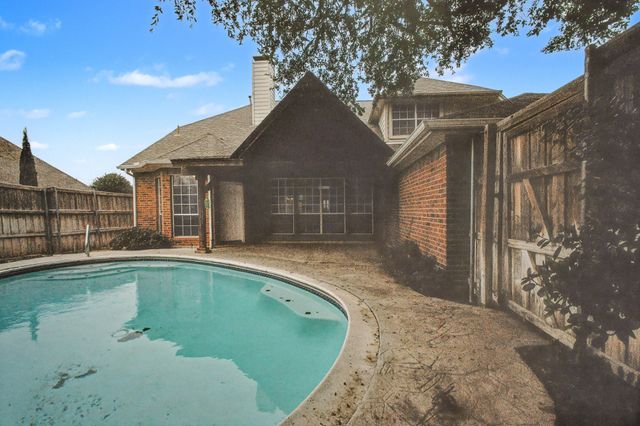1323 Edgewood Court, Carrollton, TX 75007