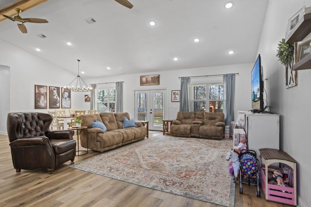 193 Entrekin Rd., Purvis, MS 39475