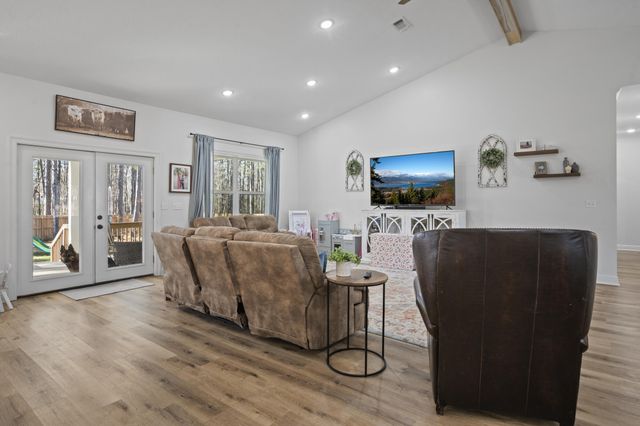 193 Entrekin Rd., Purvis, MS 39475