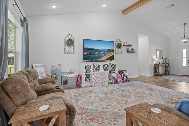 193 Entrekin Rd., Purvis, MS 39475