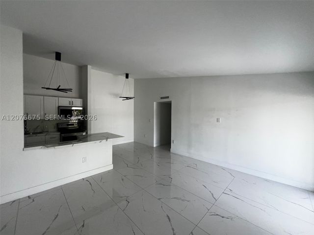 18755 NW 62nd Ave 204, Hialeah, FL 33015