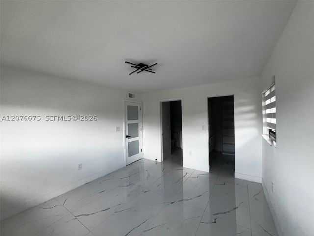 18755 NW 62nd Ave 204, Hialeah, FL 33015