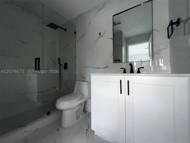 18755 NW 62nd Ave 204, Hialeah, FL 33015