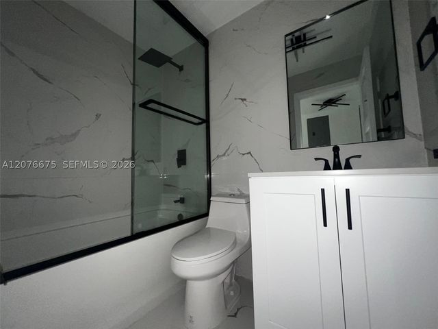 18755 NW 62nd Ave 204, Hialeah, FL 33015
