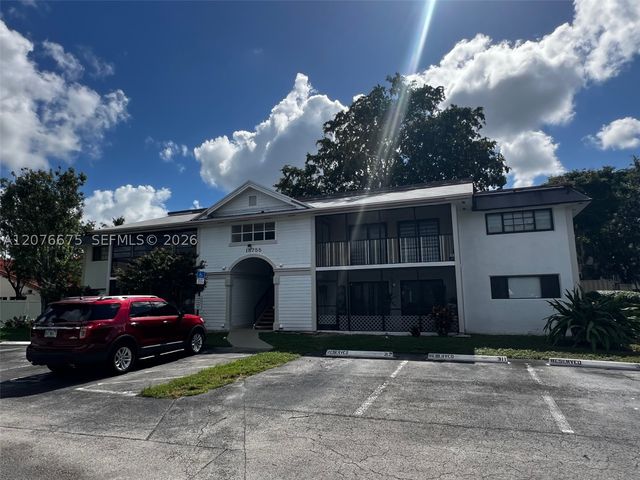 18755 NW 62nd Ave 204, Hialeah, FL 33015
