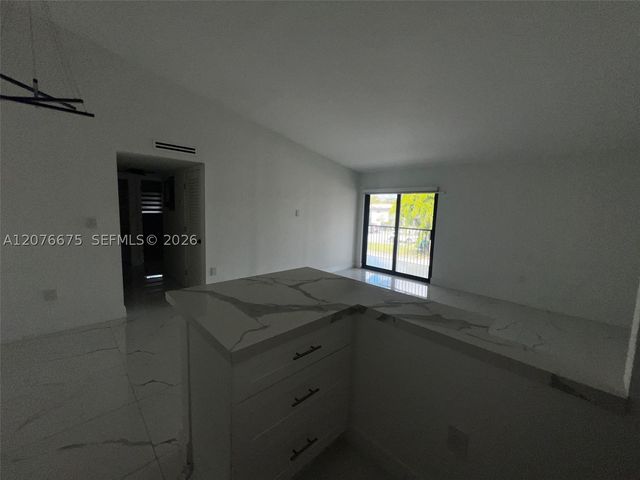 18755 NW 62nd Ave 204, Hialeah, FL 33015