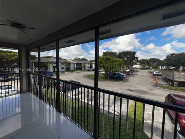 18755 NW 62nd Ave 204, Hialeah, FL 33015