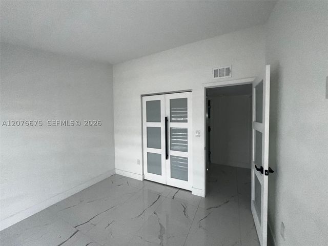18755 NW 62nd Ave 204, Hialeah, FL 33015