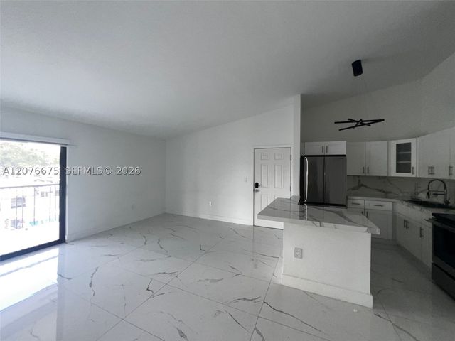 18755 NW 62nd Ave 204, Hialeah, FL 33015