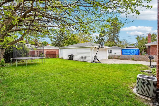 13456 Garfield, Redford Charter Township, MI 48239