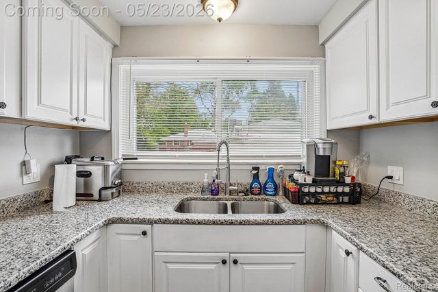13456 Garfield, Redford Charter Township, MI 48239