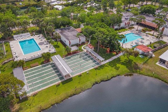 48 Del Prado Street, Port St. Lucie, FL 34952