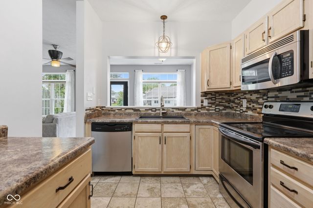 8016 Windham Lake Way, Indianapolis, IN 46214