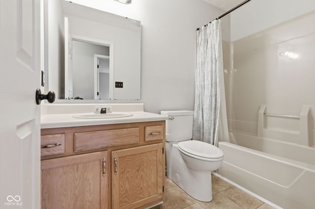 8016 Windham Lake Way, Indianapolis, IN 46214