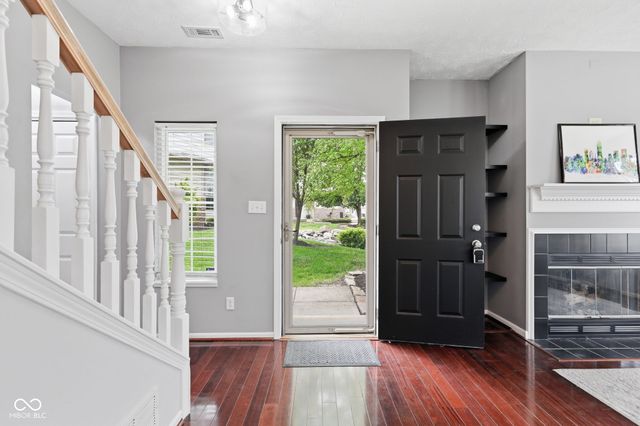 8016 Windham Lake Way, Indianapolis, IN 46214