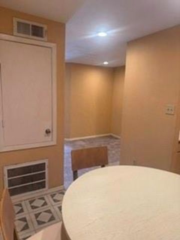 7200 Clarewood Drive 1, Houston, TX 77036