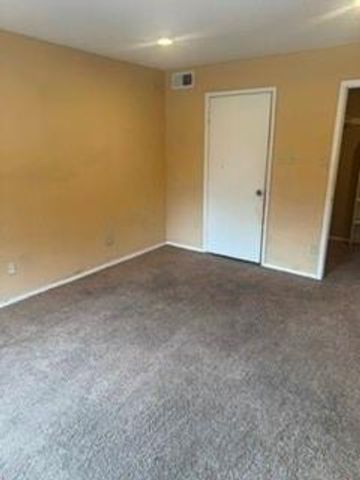 7200 Clarewood Drive 1, Houston, TX 77036