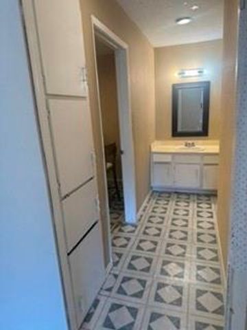 7200 Clarewood Drive 1, Houston, TX 77036
