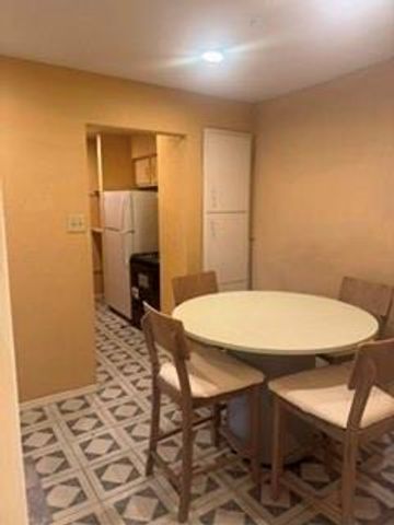 7200 Clarewood Drive 1, Houston, TX 77036