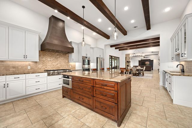 101 Shady Oaks TRL, Liberty Hill, TX 78642