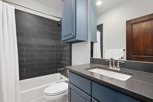 101 Shady Oaks TRL, Liberty Hill, TX 78642