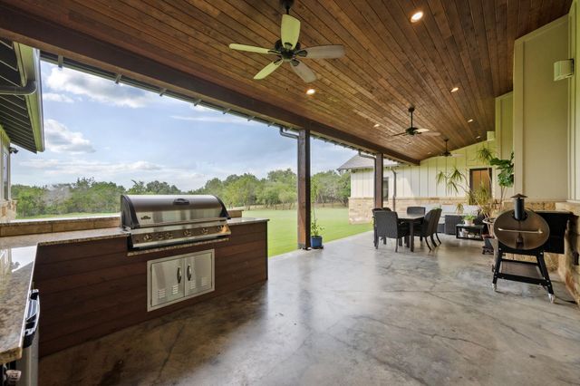 101 Shady Oaks TRL, Liberty Hill, TX 78642