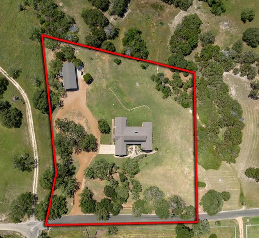 101 Shady Oaks TRL, Liberty Hill, TX 78642
